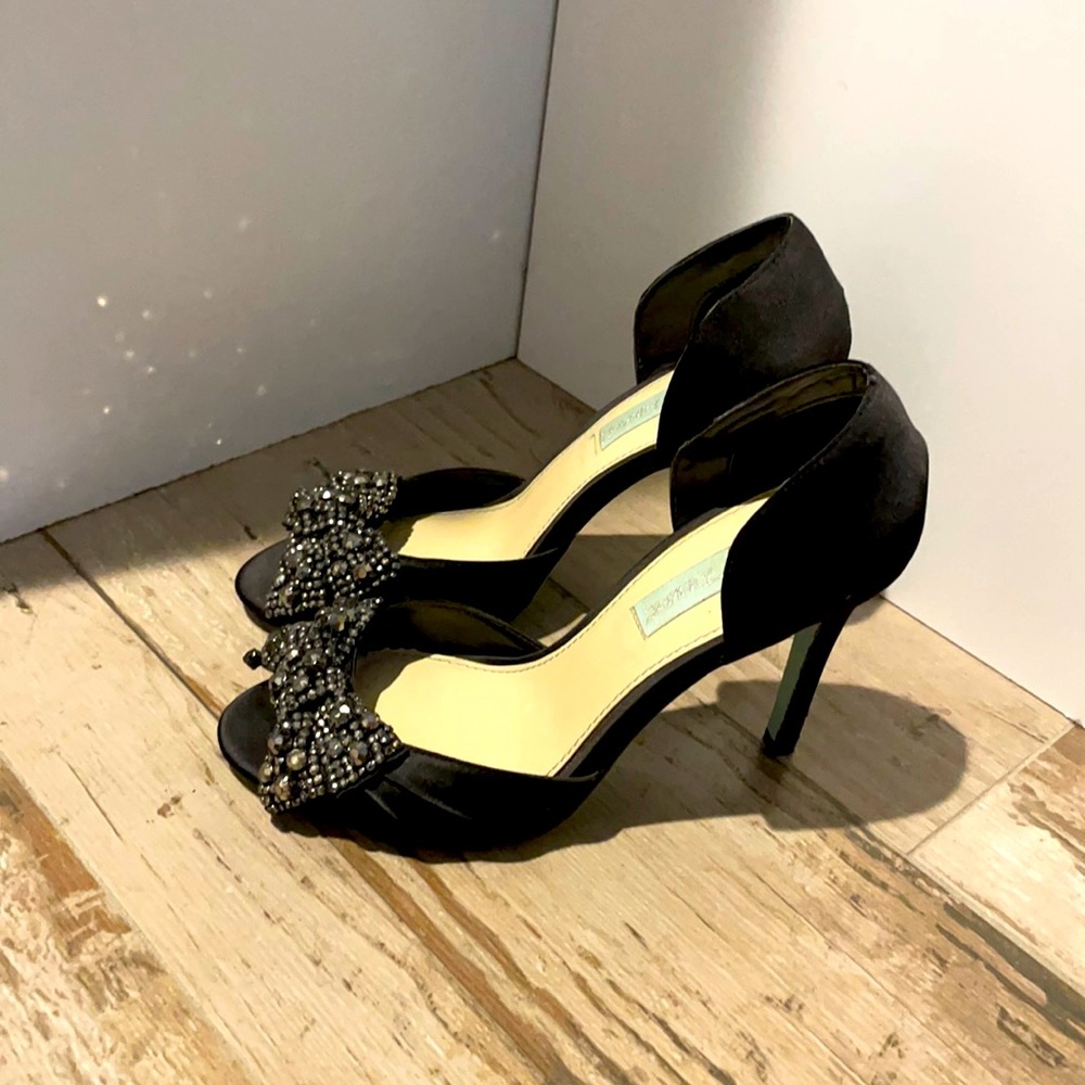 Betsy Johnson peep toe